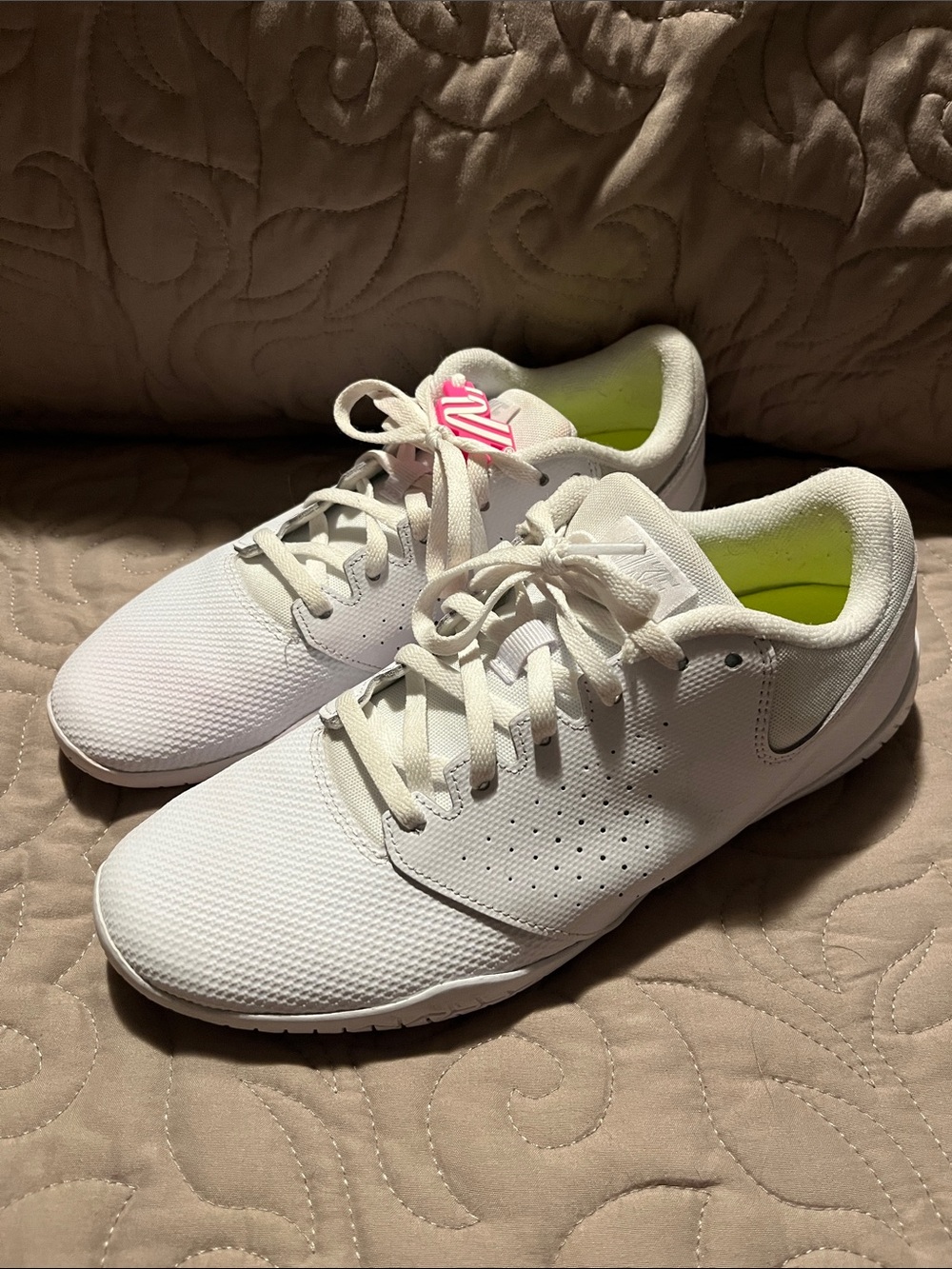 Nike Women’s Cheer Sideline4